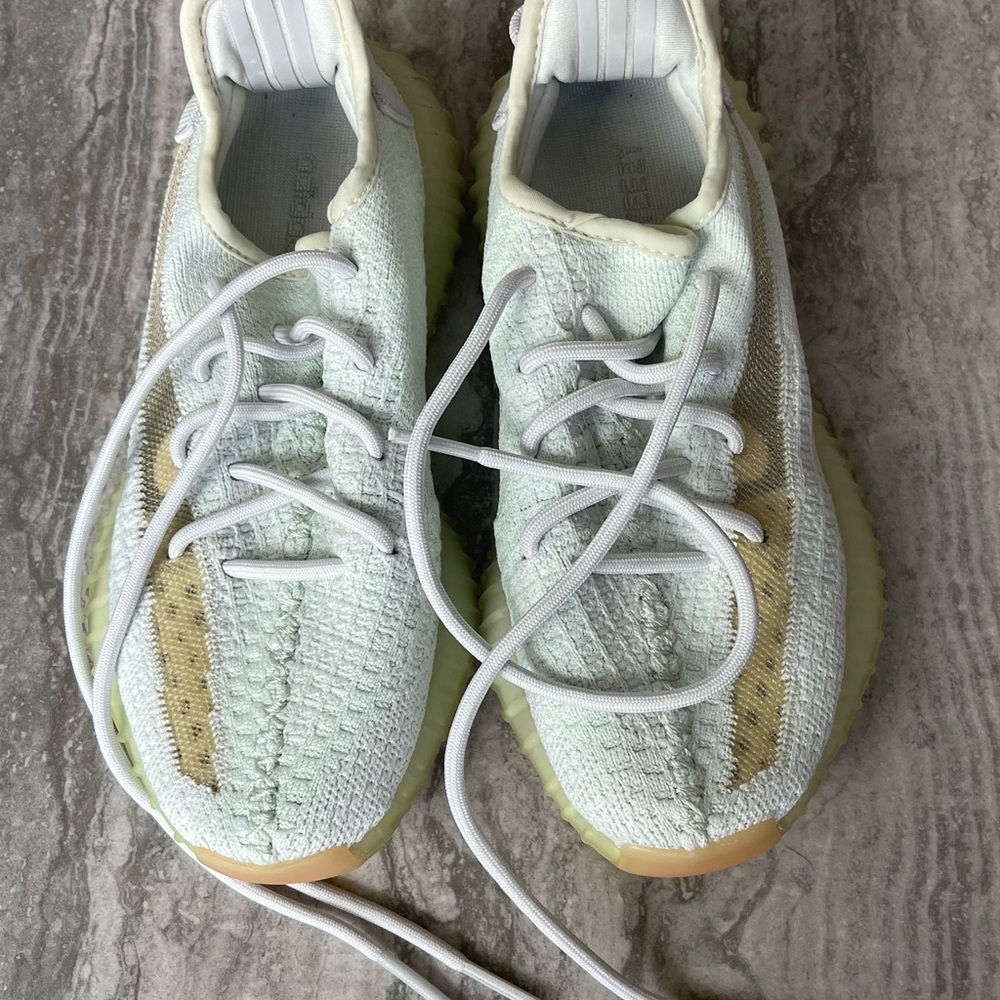 Yeezy Sneakers in Cream and Tan